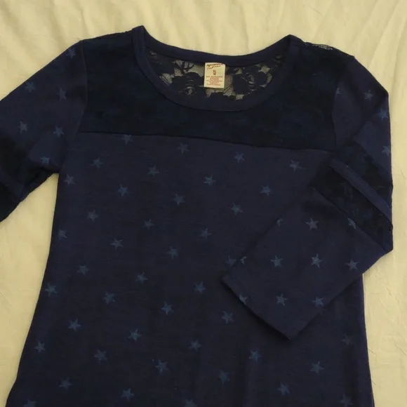 Top - Picture 1 of 1